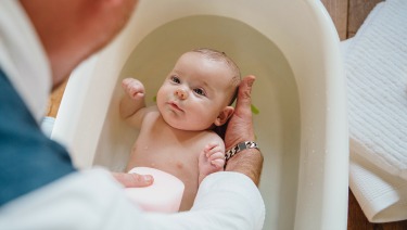 Delayed bathing hot sale newborn aap